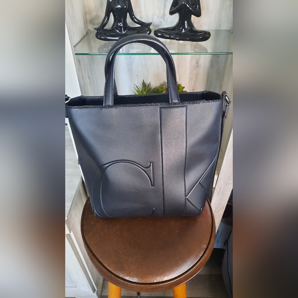 Calvin klein jeans liten shopping-totebag med logotyp 11"H × 12"W